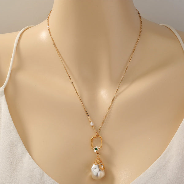 Collier pendentif avec boucles d'oreilles